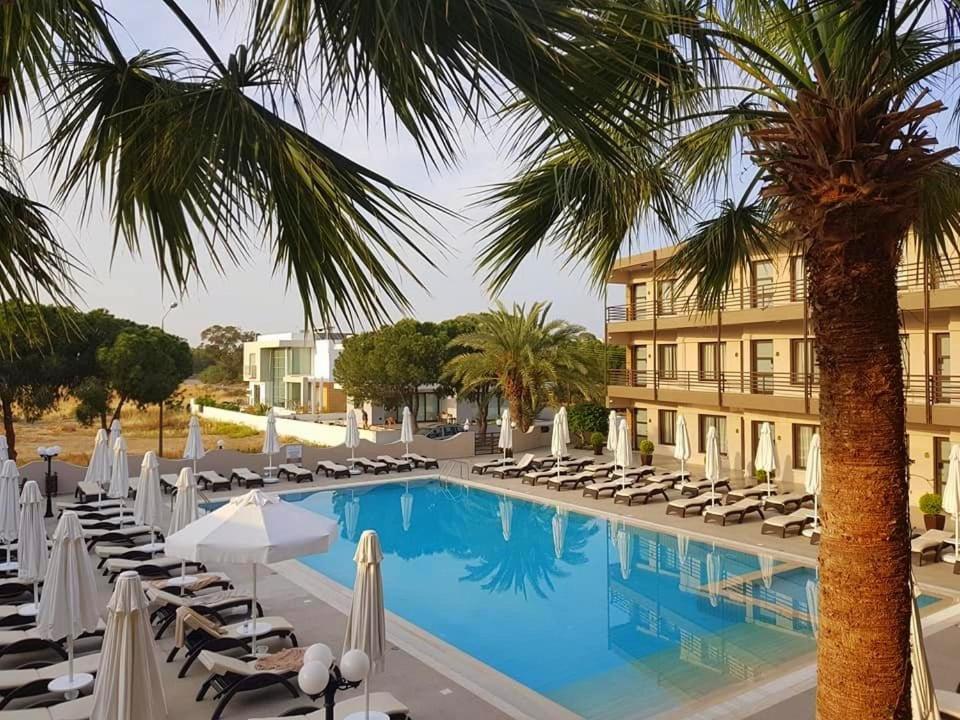 Oscar Park Hotel Next To Antic City Salamis 파마구스타 외부 사진