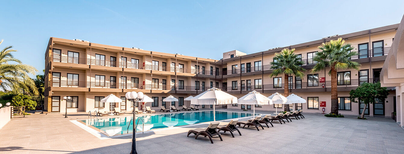 Oscar Park Hotel Next To Antic City Salamis 파마구스타 외부 사진