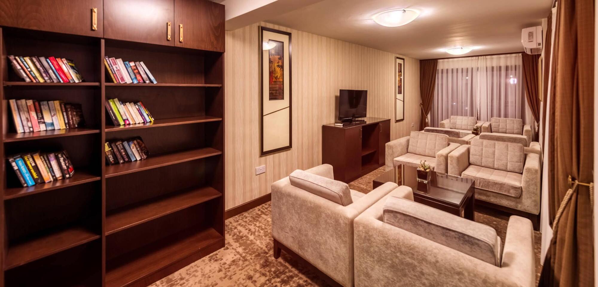 Oscar Park Hotel Next To Antic City Salamis 파마구스타 외부 사진