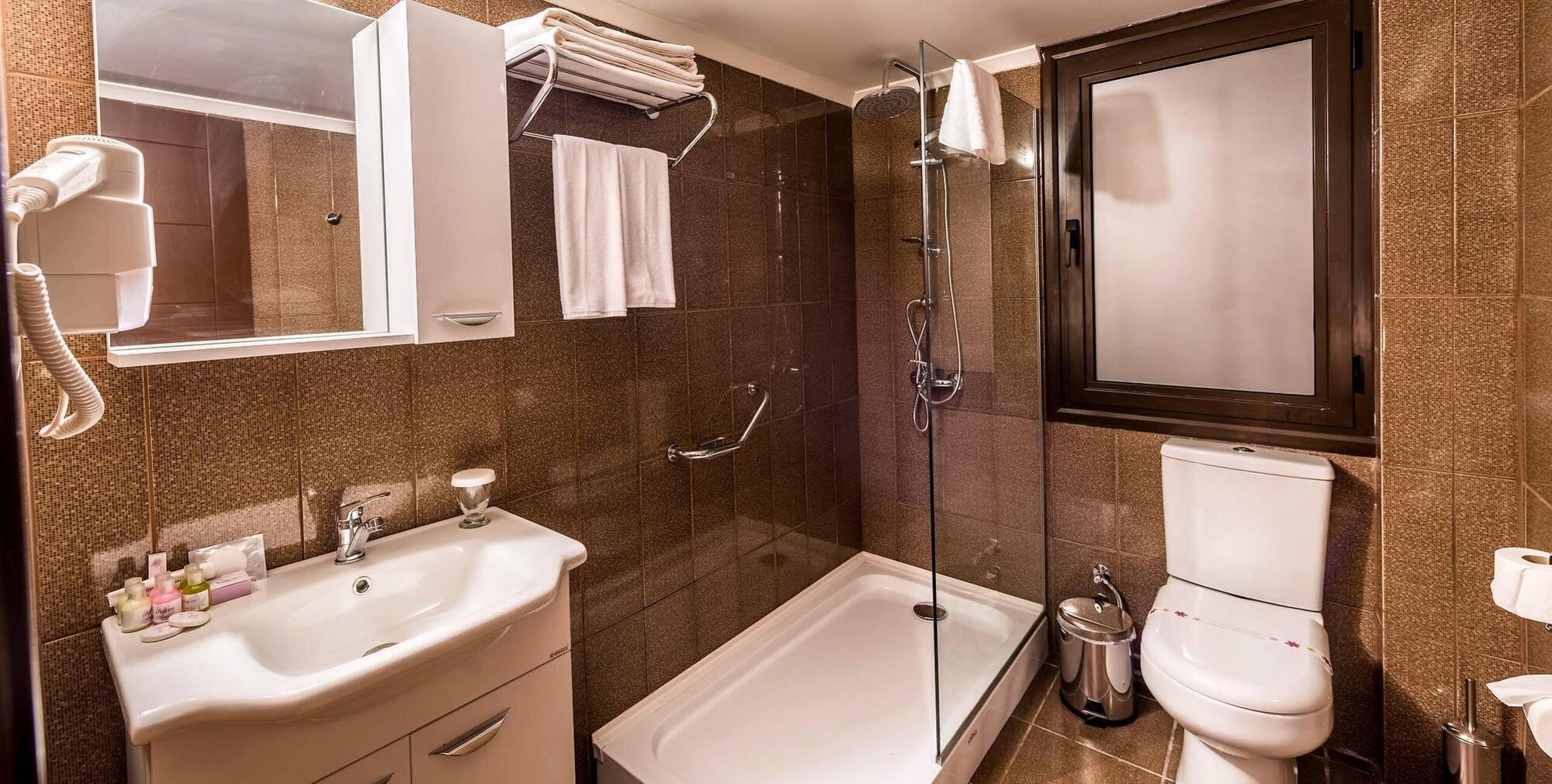 Oscar Park Hotel Next To Antic City Salamis 파마구스타 외부 사진