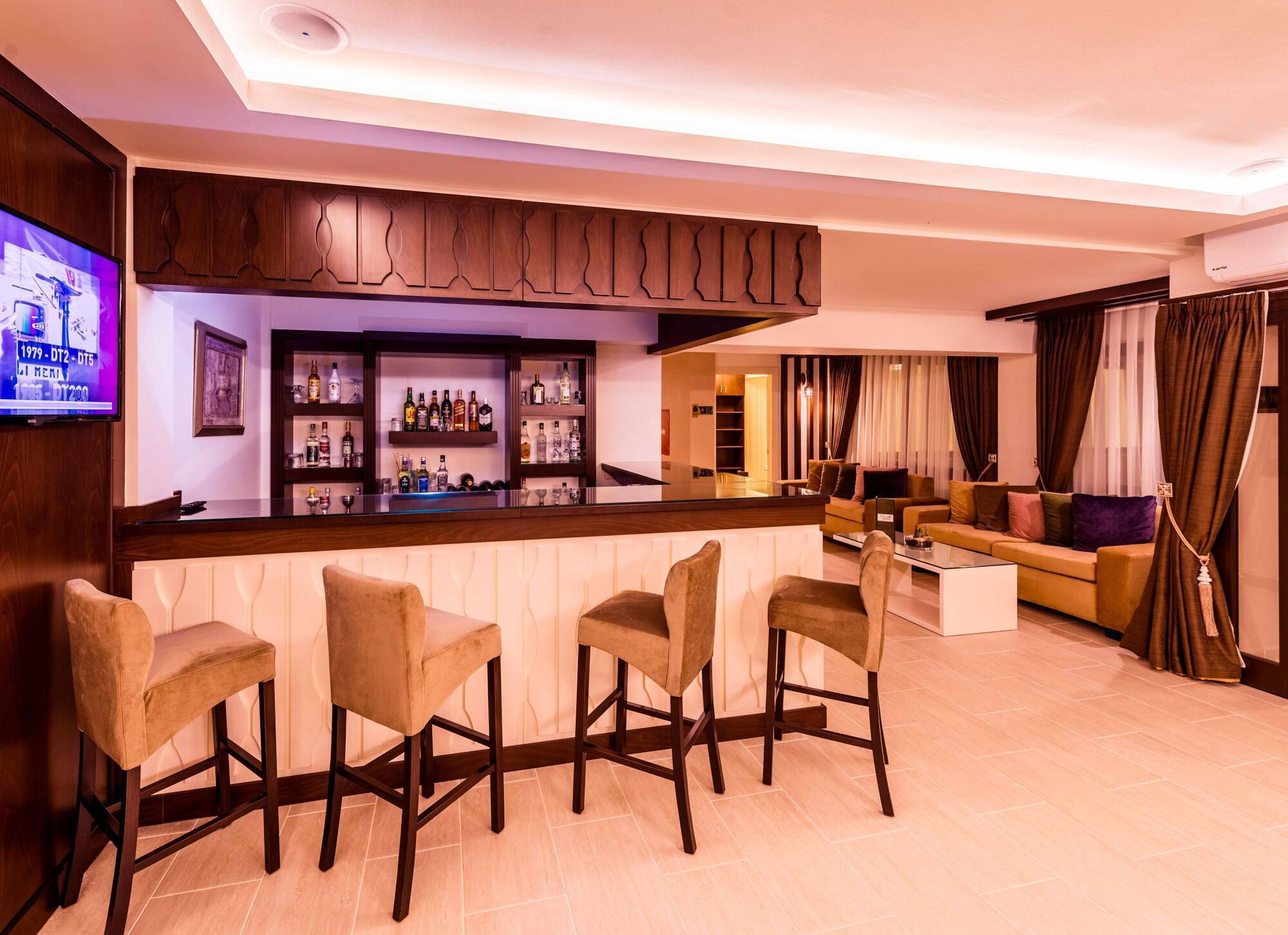 Oscar Park Hotel Next To Antic City Salamis 파마구스타 외부 사진
