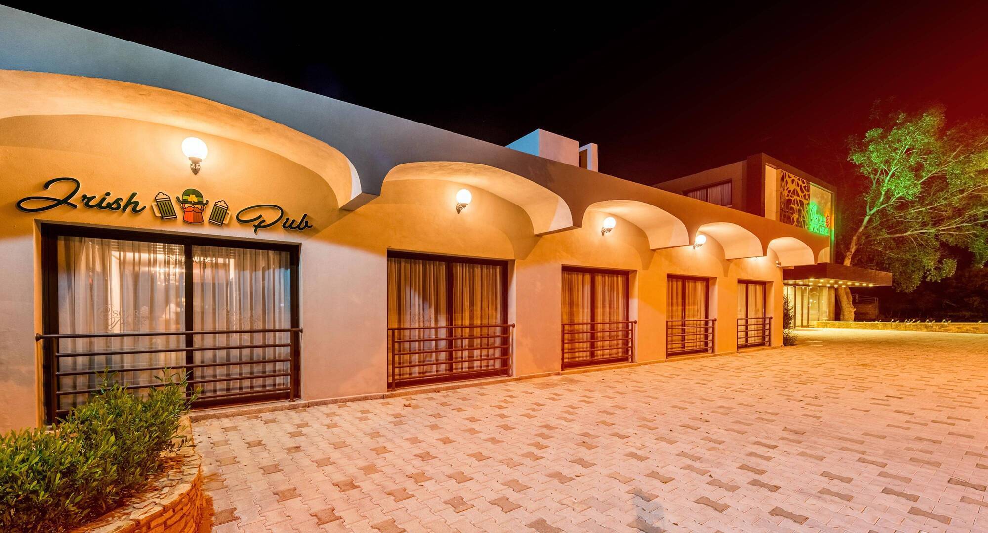 Oscar Park Hotel Next To Antic City Salamis 파마구스타 외부 사진
